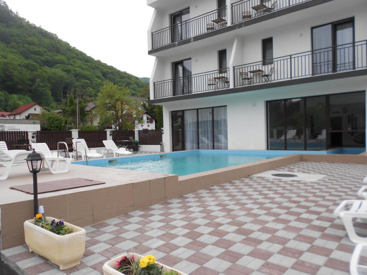 Andrana Hotel Caciulata Exterior photo
